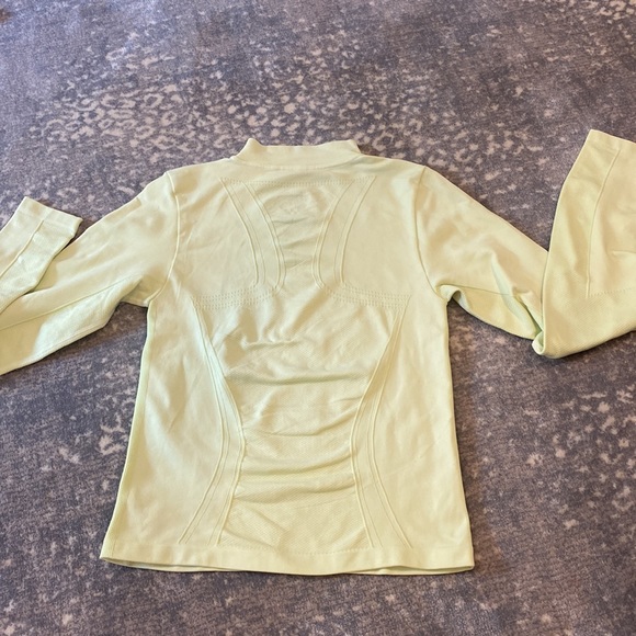 NEW BALANCE LIME GREEN STRETCHY TOP - Picture 5 of 15